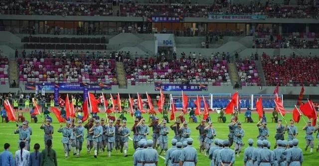 媒体聚焦 | 《中国旅游报》：白日游山水 夜晚吼赛场 “赣超”燃起来