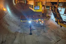 为龙漳线接触网设备“强筋壮骨”图片