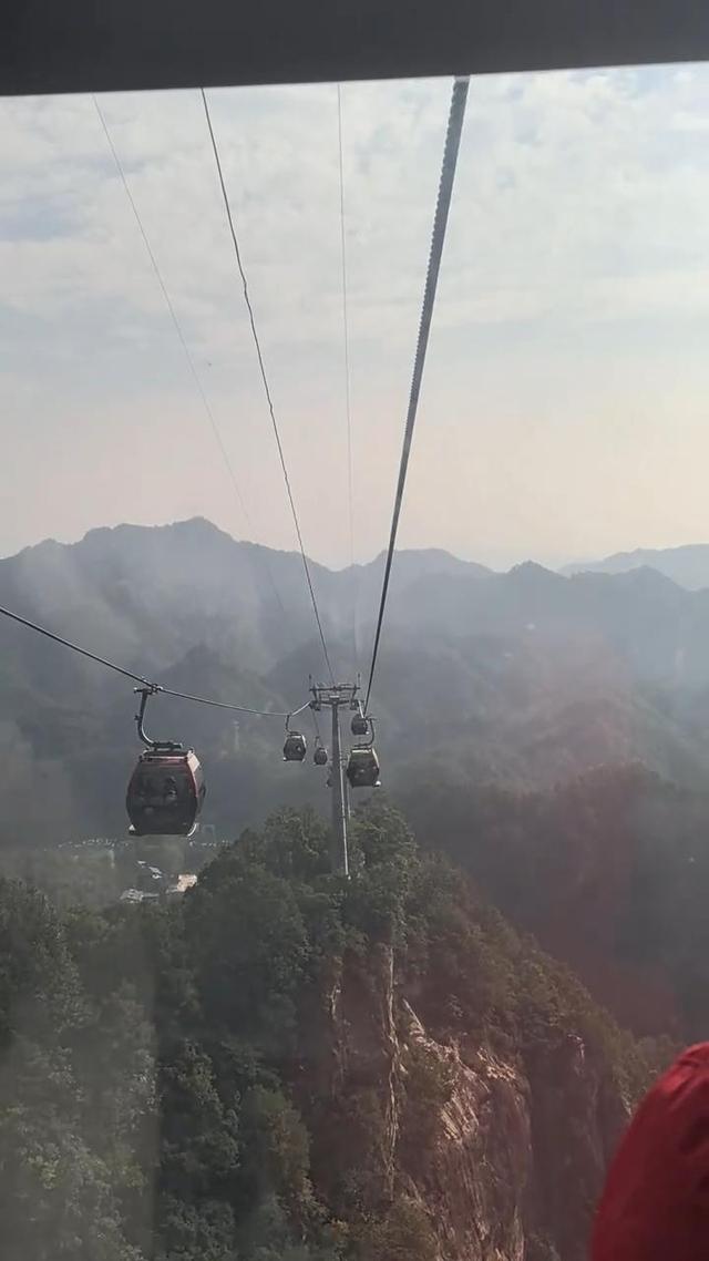 河南老君山突发停电致游客被困缆车，供电公司：景区山顶线路故障，已恢复正常