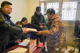 多年“飞地”终落户！62本“红本本”的背后图片