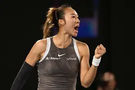 2025澳网郑钦文首战告捷，萨巴伦卡期待女单三连冠，德约科维奇冲击第100冠图片