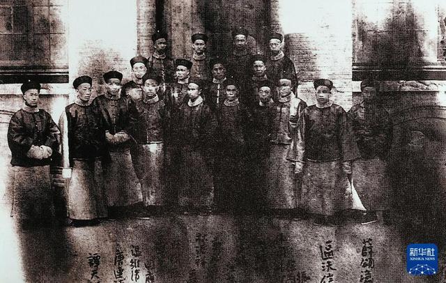 时光相册丨从中国第一批本科生毕业、第一张大学毕业文凭……看百卅天大的“第一”印记