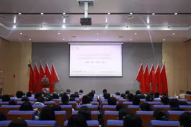 福州三中滨海校区举行青少年志愿服务实践基地授牌暨行走的思政课活动图片