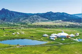 绿色大青山成为旅游打卡地图片