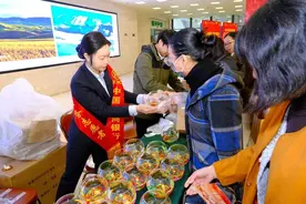 “福星”高照 有“福”同享——工行福州分行开展“工银福星”福运快闪活动图片