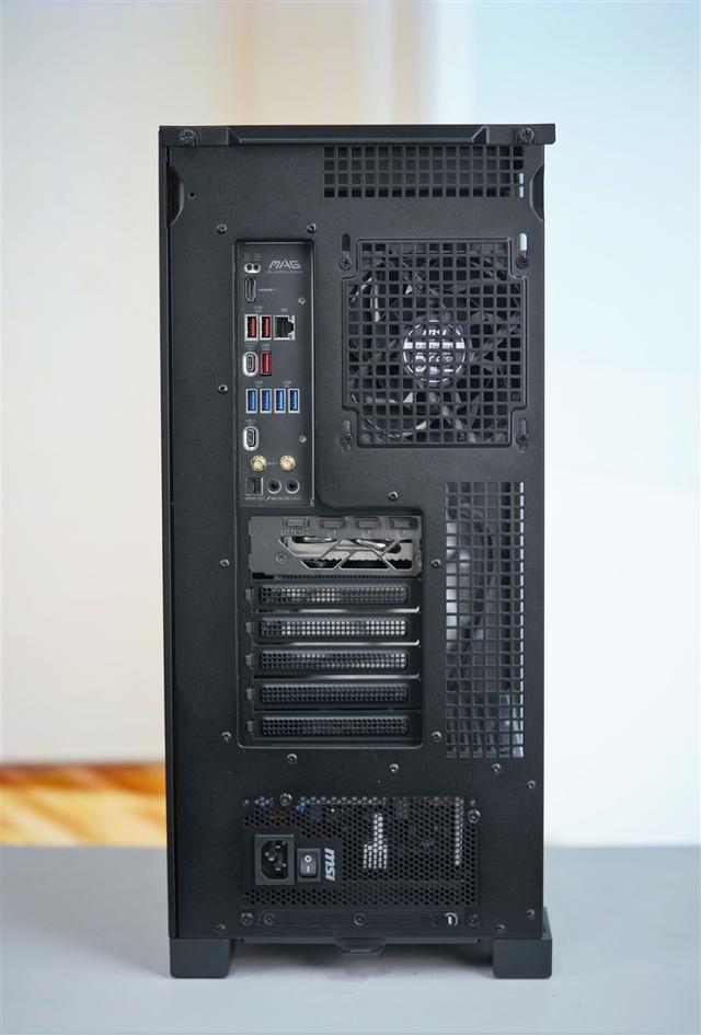 微星MPG VELOX 300R AIRFLOW PZ刀锋装机评测：散热强大 满足你对大机箱的最苛刻需求