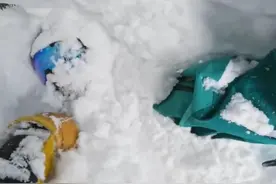 中国女游客在日本滑雪身亡，疑因摔倒后吸入粉雪窒息，我总领馆：已联系遇难者家属图片