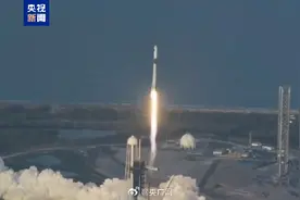 龙飞船将接回2名滞留太空美宇航员图片