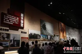 （万千气象看青海）访原子城、瞰青海湖 网络名人打卡“梦幻海北”图片