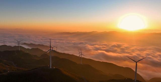 老黑山：凝冻初晴绘就“千里江山”图卷