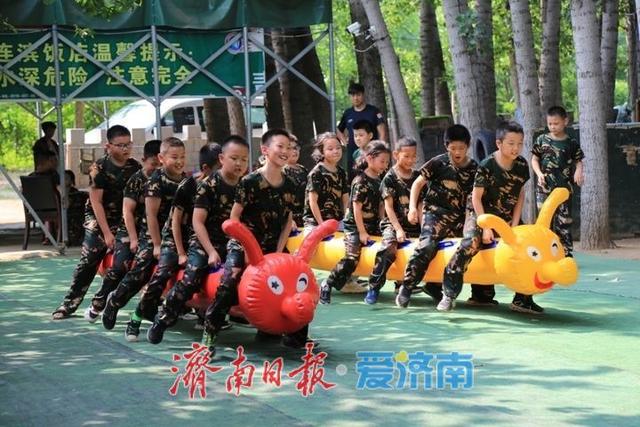 济南暑期旅游火爆出圈 研学、泉水、家庭游成顶流关键词