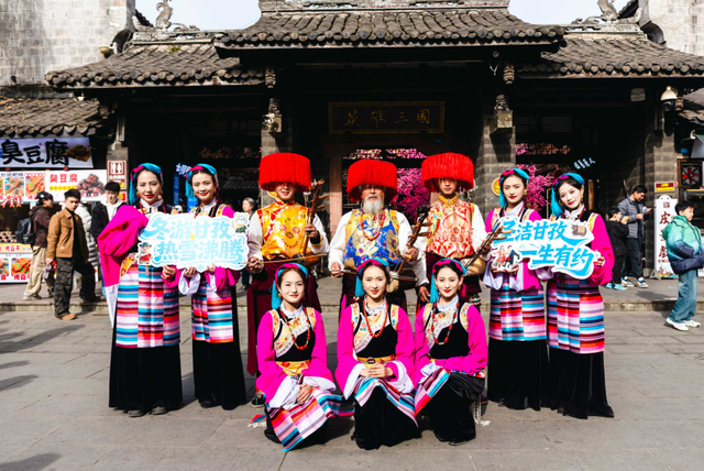 圣洁甘孜·一生有约 | 甘孜非遗“快闪”成都，十大冬游线路同步上新