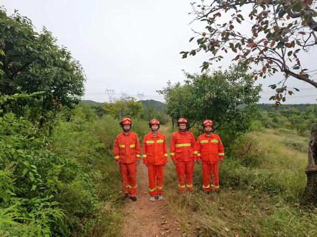 “双节”我在岗丨穿芳峪镇：尽赏秋日好风光 更见干部守担当