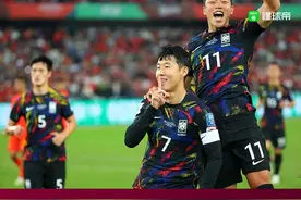 国足0-3韩国，黄喜灿造点惹争议，孙兴慜两射一传，国足0射正图片
