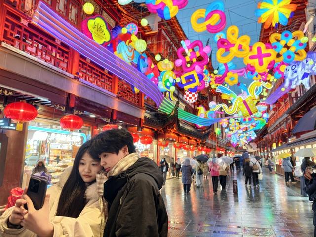 震撼亮灯！豫园灯会36天超长待机演绎魔都古今未来