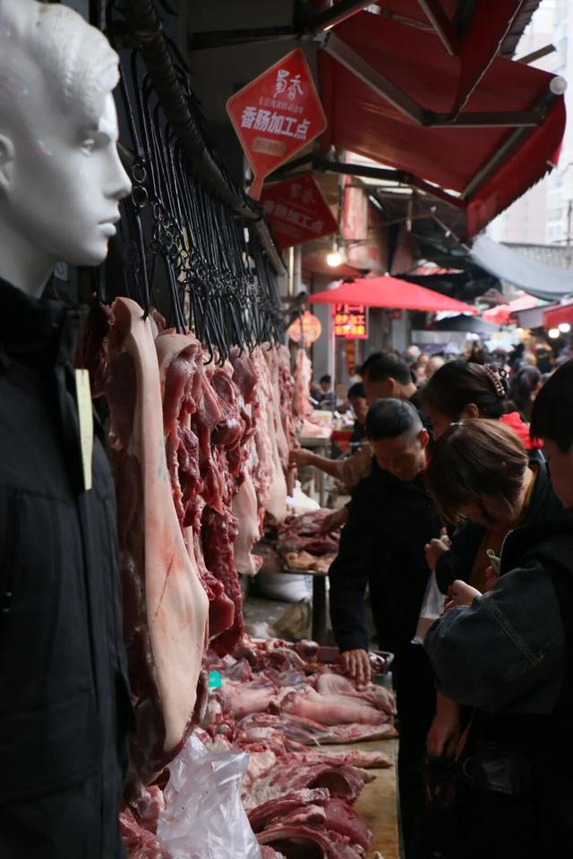 龙泉的早高峰在西河综合市场