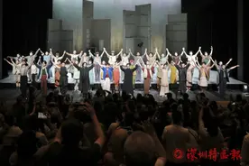 两场演出均爆棚，观众连呼“太精彩”！澳门“洋粉丝”热捧深圳原创舞剧《咏春》图片