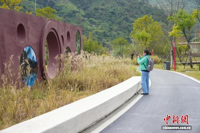 从“伤疤”到“名片” 广西贺州矿区变景区