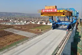 新春走基层｜陕西：高铁筑就“奔富”新通途图片