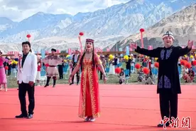 中国唯一塔吉克族自治县庆祝成立70周年图片