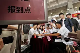 35岁的大一新生唐尚珺：我的人生不是悲剧，不是喜剧，是连续剧图片