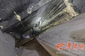 宝鸡一男子盲目下井作业 吸入过量有害气体后不慎被困图片