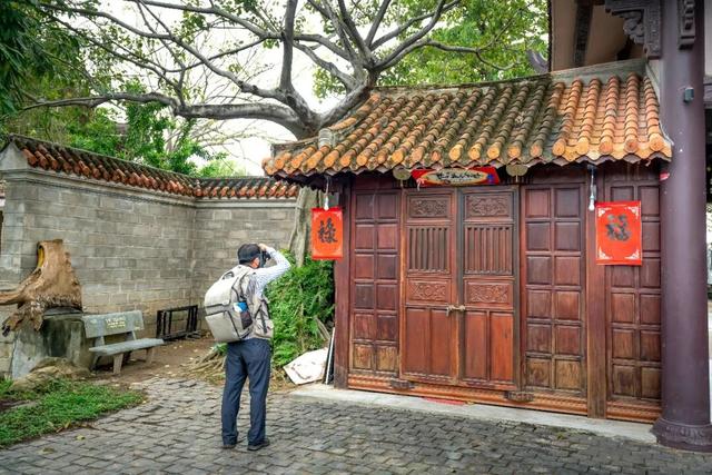 这届年轻人：不回家过年，是对自己的“犒赏”