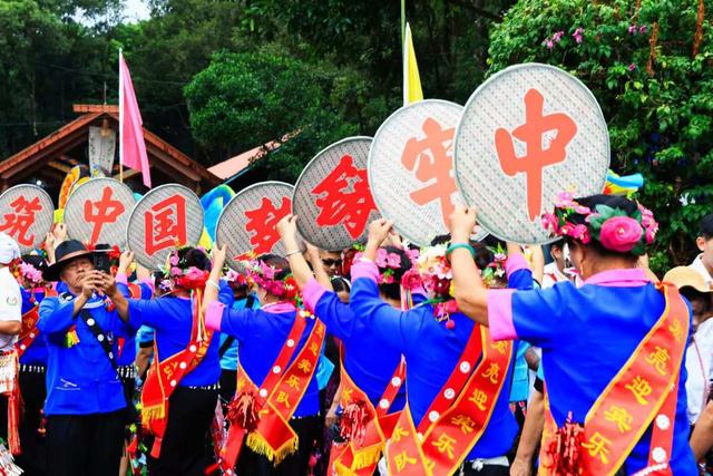 “大美陇川”第十六届目瑙纵歌活动周盛大开幕