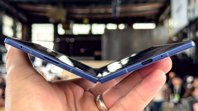 四个「小年」过去，iPhone 总算迎来连续三个「大年」