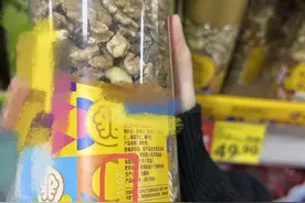 记者观察｜生产日期“躲猫猫”？消费者点赞单独色块标注日期图片