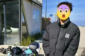 3名没有驾驶证的少年骑着摩托车去看风景！头盔也没戴……图片