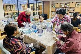 社区宝贝动动手，流沙也能做成画～图片