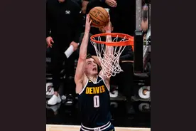 （体育）篮球——NBA常规赛：掘金胜火箭图片