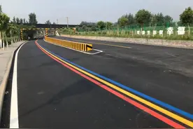 小破路变“彩虹路” 村民：安全通畅心情好图片