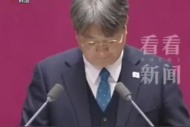 火药味十足！韩国朝野双方在国会互相指责高声争吵图片