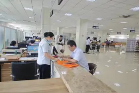 零材料零跑腿--护士执业注册驶上快车道图片