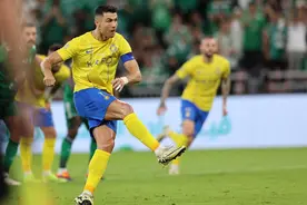 C罗泪洒赛场，利雅得胜利点球大战失利图片