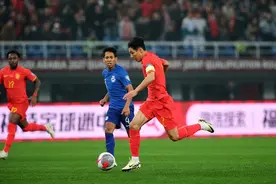 离谱！国足进球后仅7秒就被扳平，刘洋没发现身后有对手球员图片