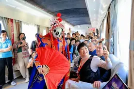 15天“躺”游新疆20余地！“熊猫专列·安逸号”焕新首发图片