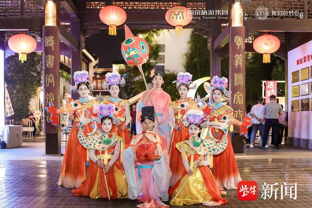 第六届笪桥灯市上新！国庆中秋来南京熙南里赏灯、听戏、“惠”消费
