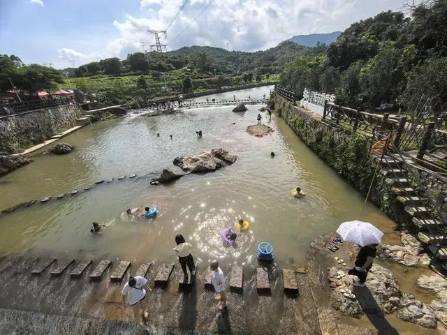翔安北部惊现亲子游圣地！溪上帐篷正在流行！