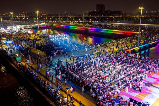 经济大省挑大梁｜苏超赛后效应持续，江苏如何踢出文体旅商融合“加时赛”？