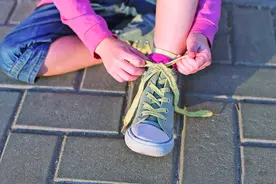 同一双鞋穿到破，路线不对就炸毛！孩子的这些“不可思议行为”，是怪癖还是成长的信号？图片