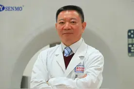 肿瘤骨转移并非无药可医！福建女子患晚期肺癌18年，抗癌秘诀是…… | 大医生开讲图片