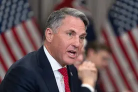 谈到中国舰艇，澳防长：“我们需要深呼吸”图片