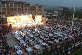 稻虾盛宴 共享夏夜美好时光图片