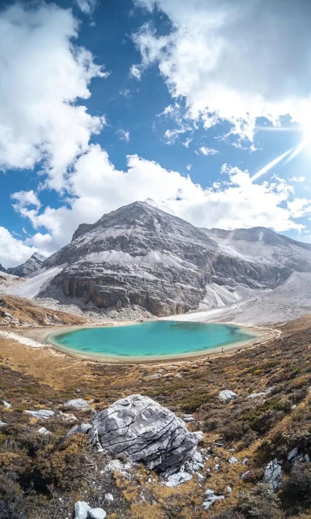今日多地下雪！冰雪世界的川西正式上线