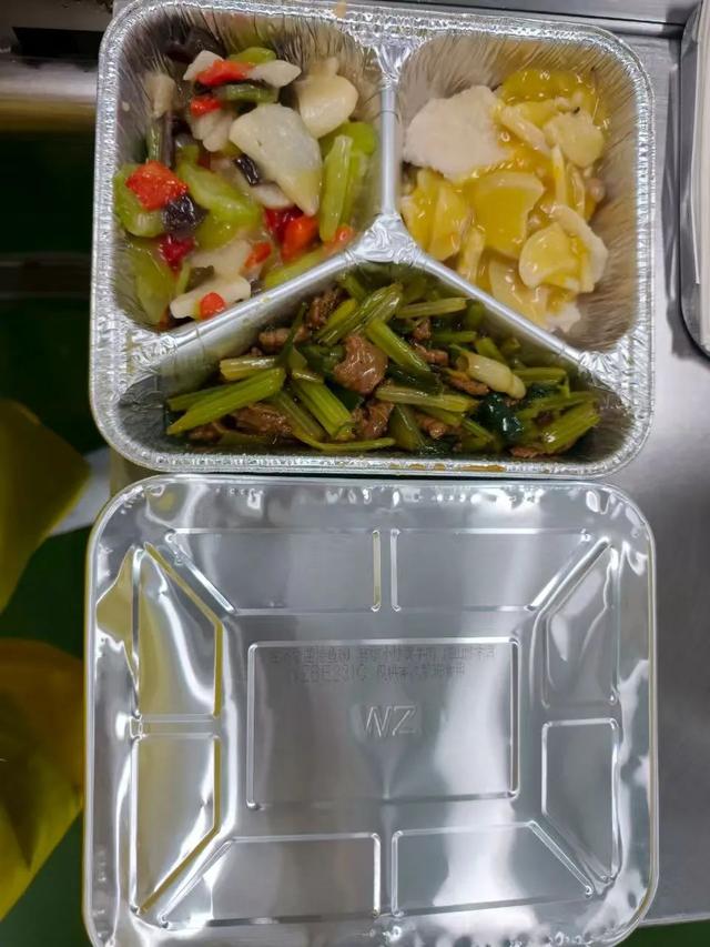 你吃的航空餐，好多都是TA做的→