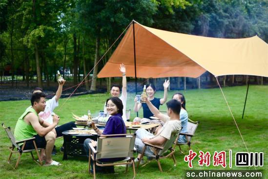 国庆遛娃新地标 成都温江再添露营好去处