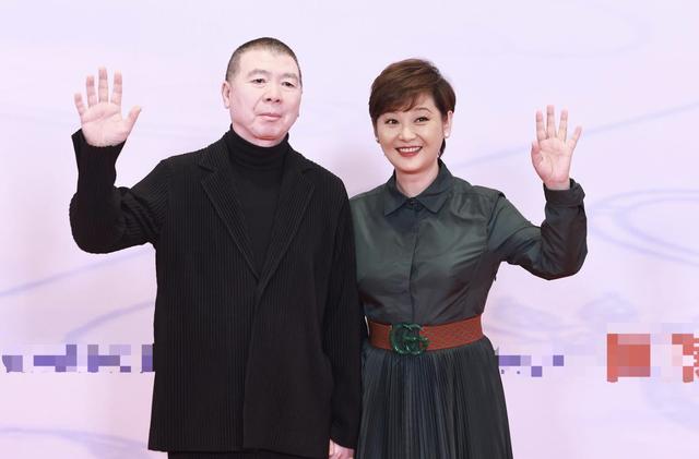 徐帆辟谣与冯小刚离婚：坚如磐石
